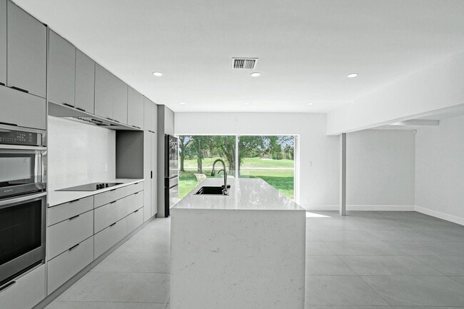 Building Photo - 6700 E Tropical Way