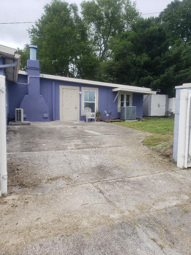 Driveway private - 6001 Cresthill Dr