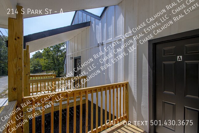 Building Photo - 214 S Park St