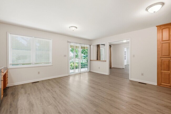 Building Photo - Fully Remodeled Home in the Heart of Belmont
