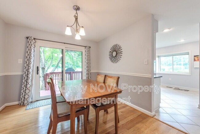 Building Photo - 10343 Bushman Dr
