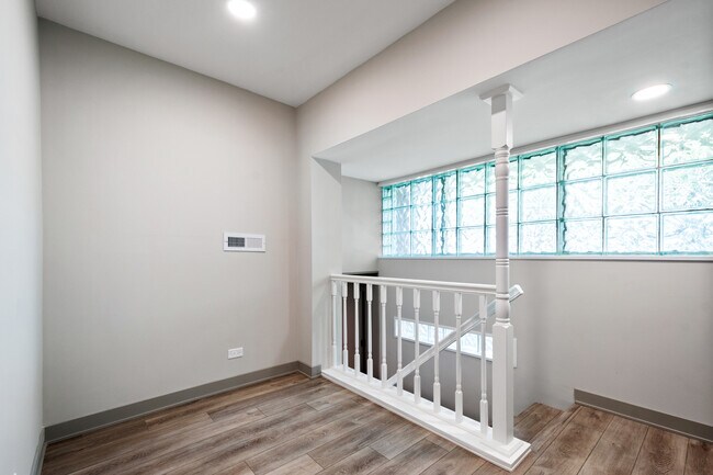 Building Photo - 3001 W Chase Ave