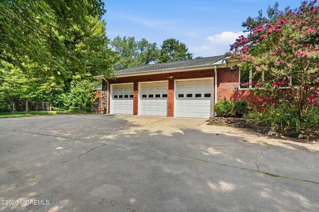 Building Photo - 470 Monmouth Pl