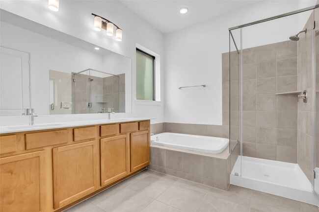 Building Photo - 10607 Katherine Lk Dr