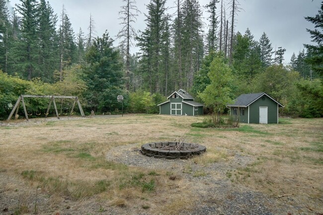 Building Photo - Ravensdale 3 Story, close to Lake Retreat,...