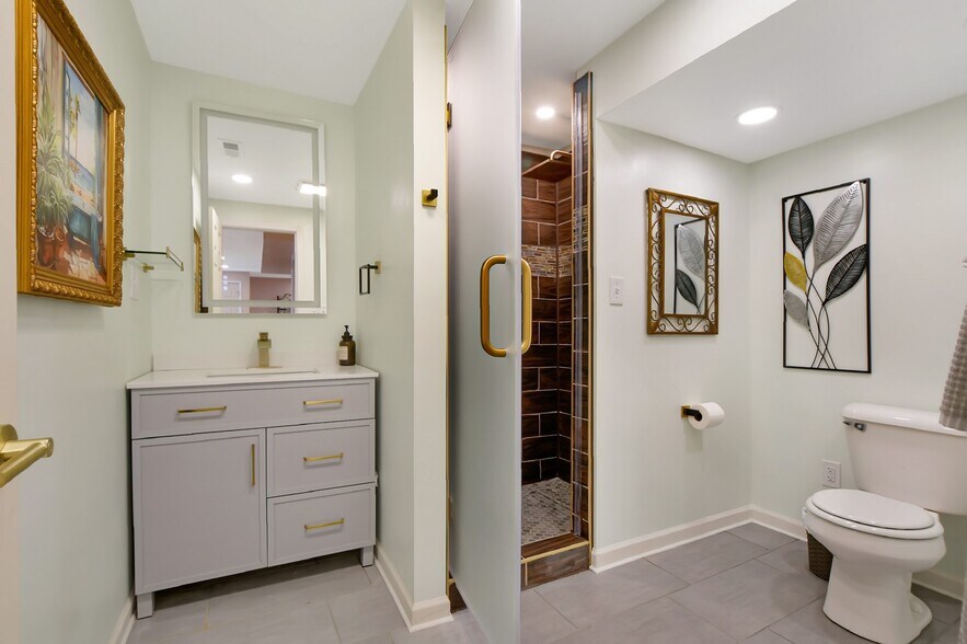 Building Photo - 12614 Bay Tree Way