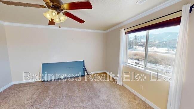 Building Photo - 963 Alpine Dr