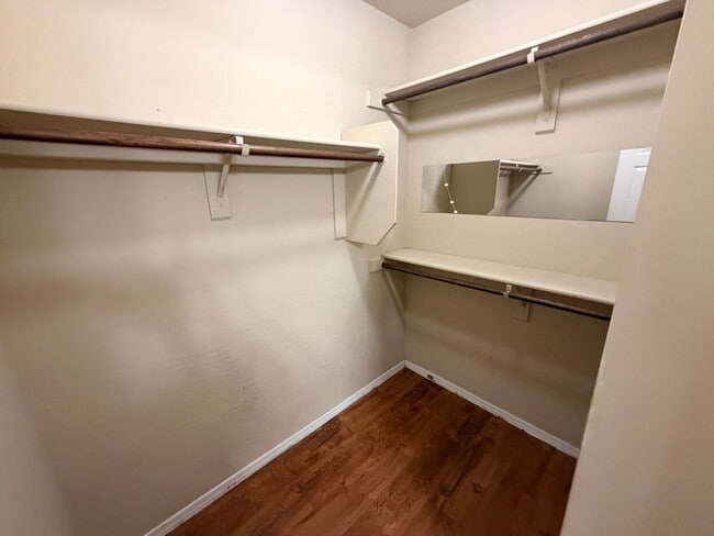 Building Photo - Gorgeous 3Bdm 2Ba Goodyear Home on a Cul-de-sac! *NO Carpets*