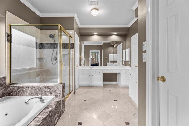 Building Photo - 9610 Champions Cove Dr