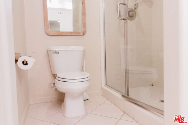 Building Photo - 1245 Wilcox Ave