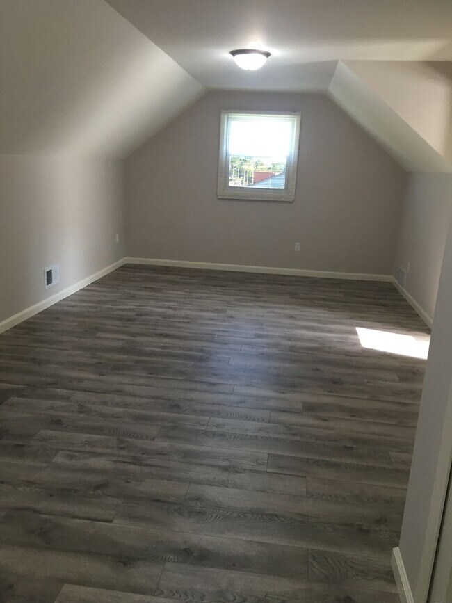 Building Photo - COMING SOON!!! 3 Bedroom, 2 Bath, 2 Car Garage. Newly  Remodeled