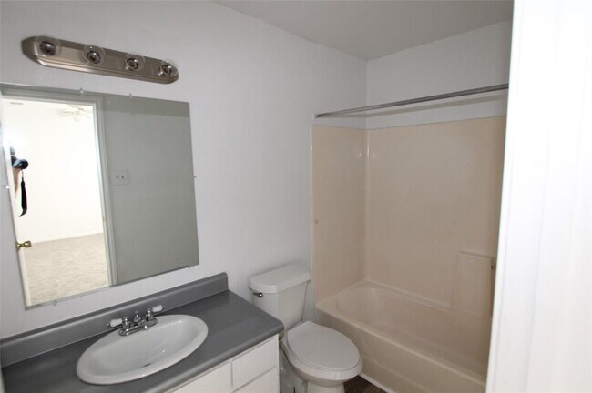 Building Photo - 6612 Tamar Dr