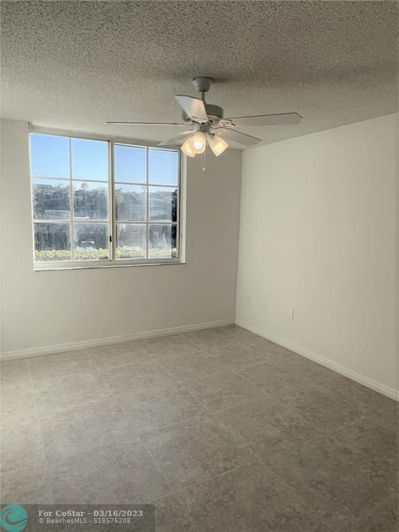 Building Photo - 4836 N State Rd 7
