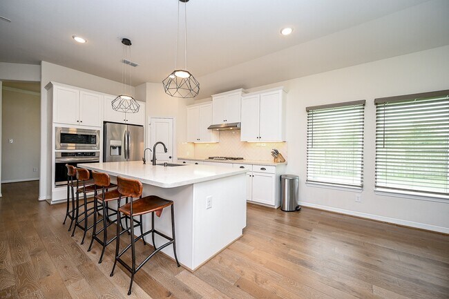 Building Photo - 30718 Parkside Passage Dr