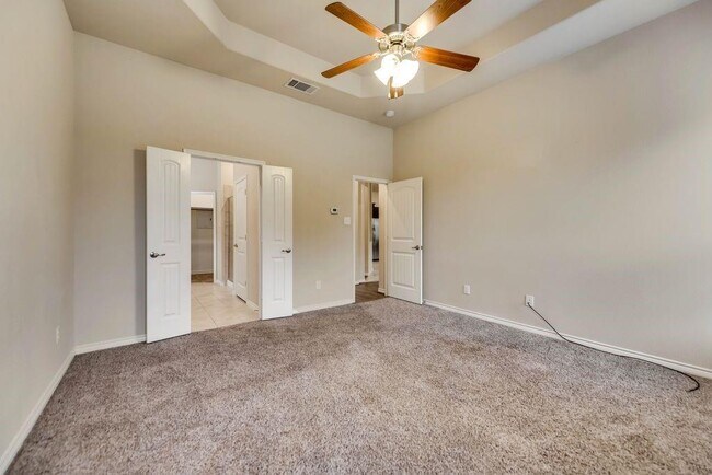 Building Photo - 932 Lake Cypress Ln
