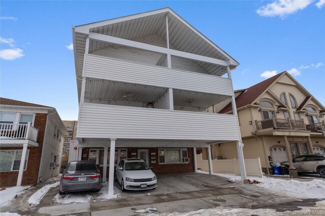 Building Photo - 616 E Broadway