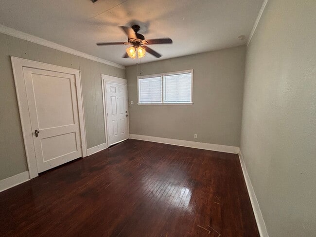 Building Photo - Cozy 2 bedroom 1 bath duplex