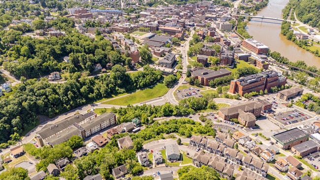 Building Photo - 352 Stewart St