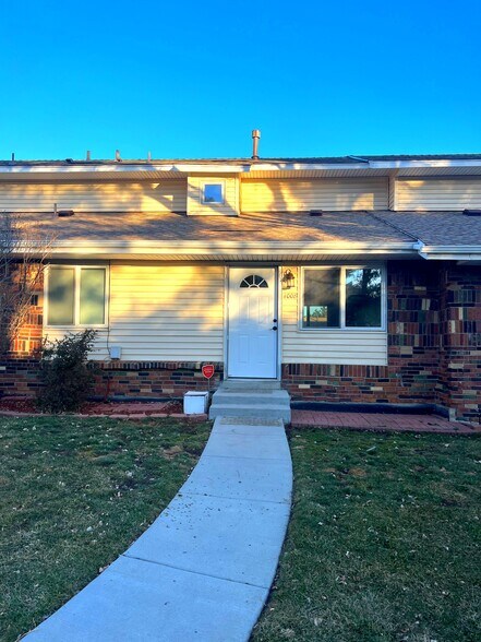 Building Photo - 1008 S Miller St