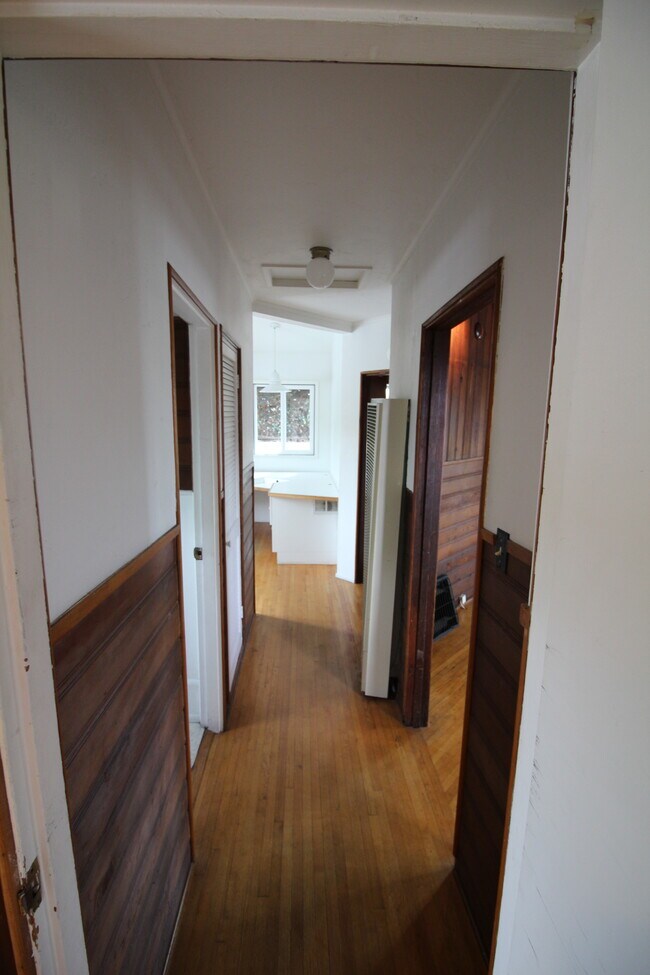 Building Photo - 1010 Tourmaline St
