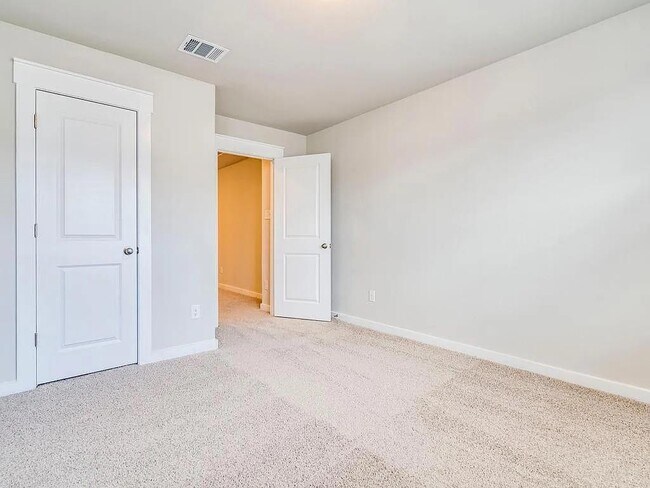 Building Photo - 515 Fieldwood Dr