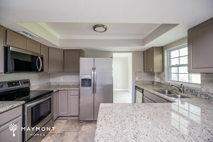 Building Photo - 513 Pine Ln