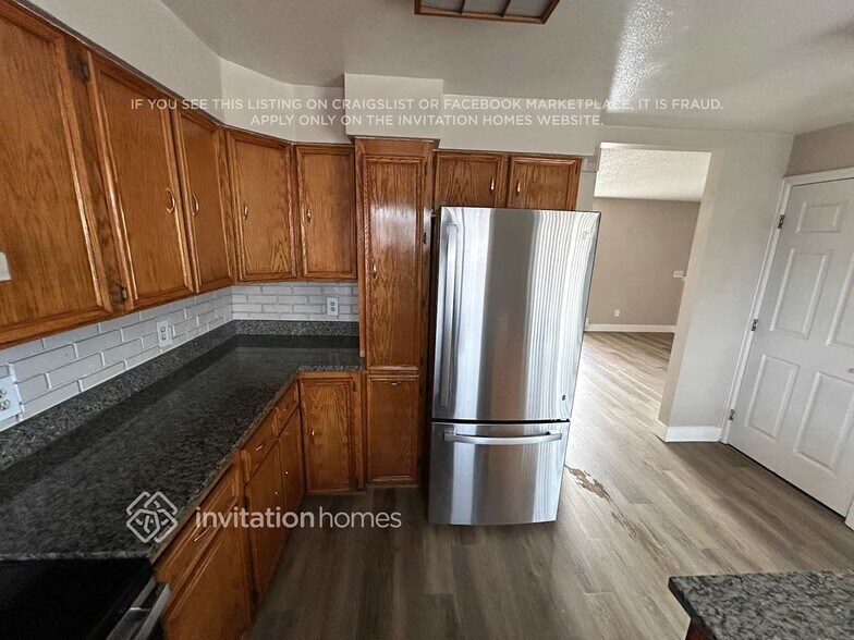 Building Photo - 4946 E 109th Ct