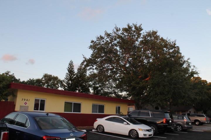 Building Photo - 3961 SW 51st St