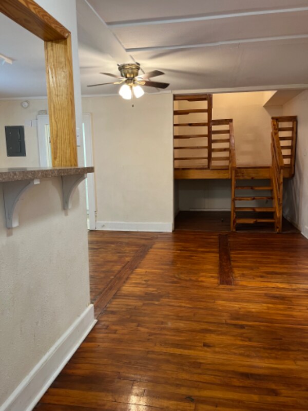 Building Photo - 608 Price St