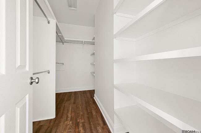 Building Photo - 10638 Hillmont Ave