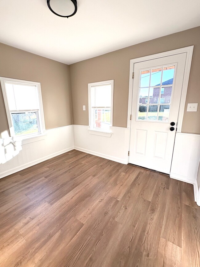 Building Photo - 102 N Baltimore St