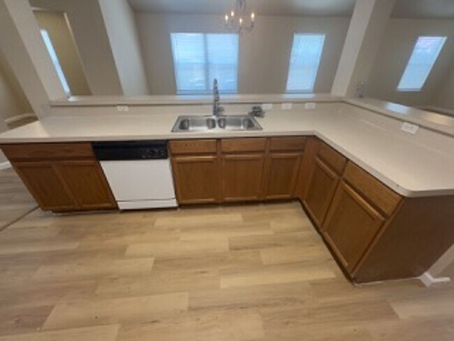 Building Photo - 927 Rustling Cove
