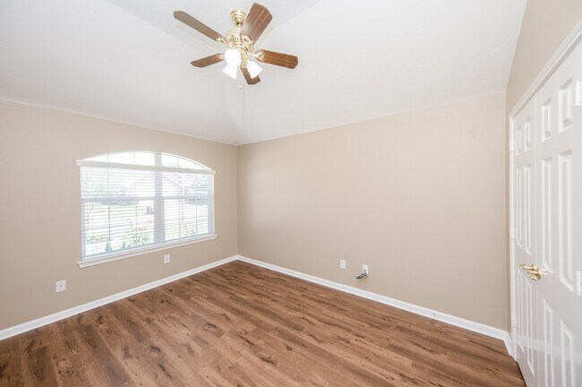 Building Photo - 19247 Dillsbury Ct