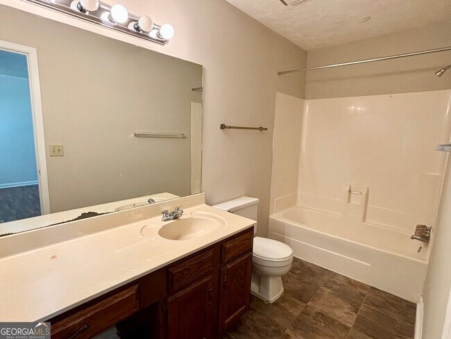 Building Photo - 4383 Redgate Rd
