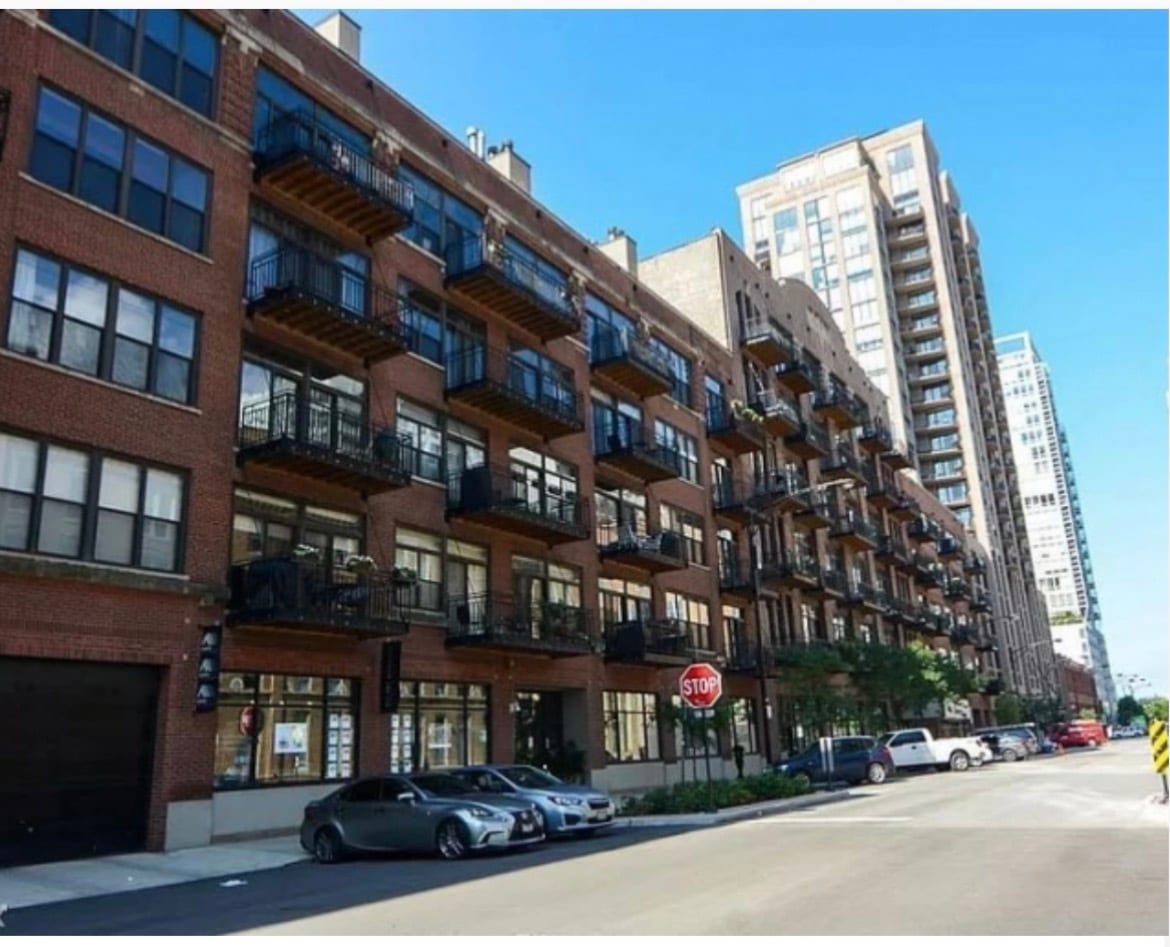 Building Photo - 375 W Erie St