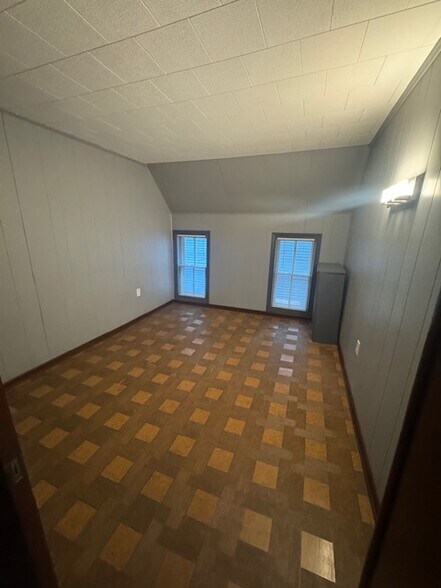 Building Photo - 109 Plymouth Ave