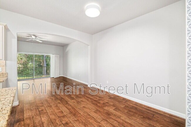 Building Photo - 689 Evening Sky Dr