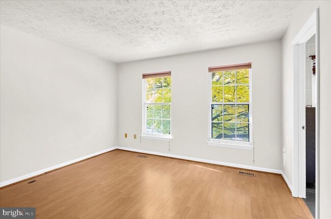 Building Photo - 2009 Heritage Dr