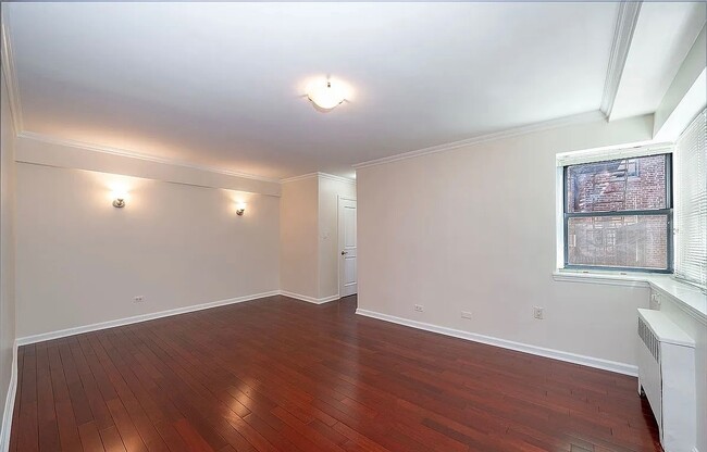 Building Photo - 25-10 31st Ave