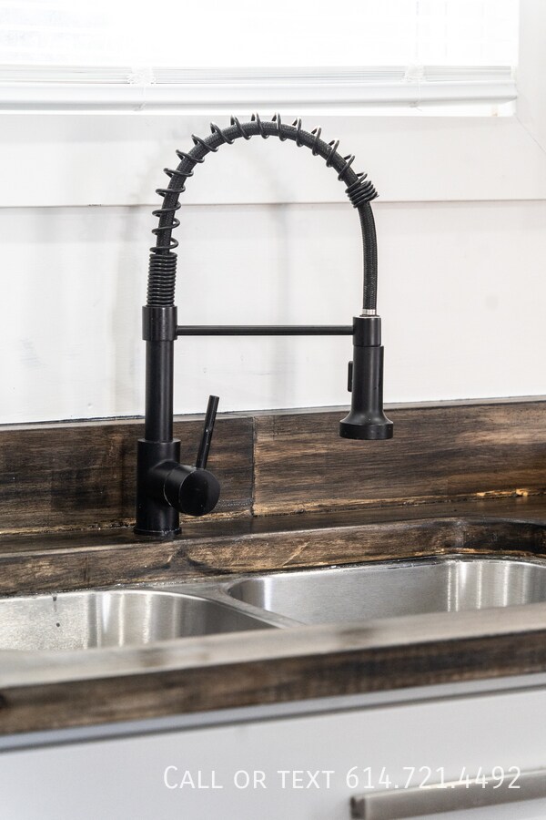 Building Photo - 1487 Granville St