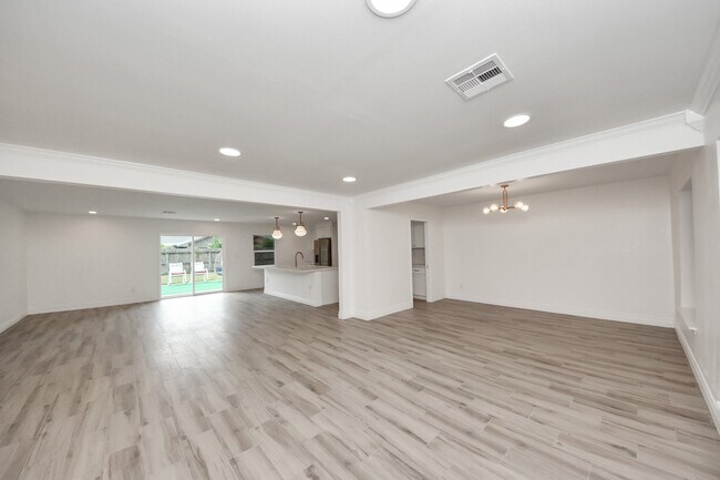 Building Photo - 10227 Metronome Dr