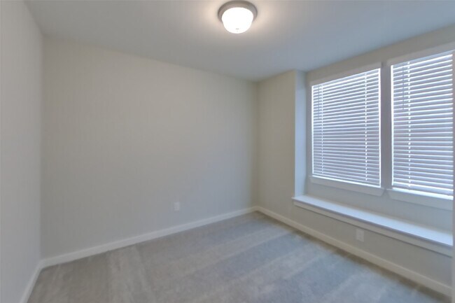 Building Photo - 22605 Terrazzo Dr