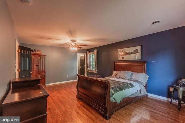 Building Photo - 607 Lancaster St