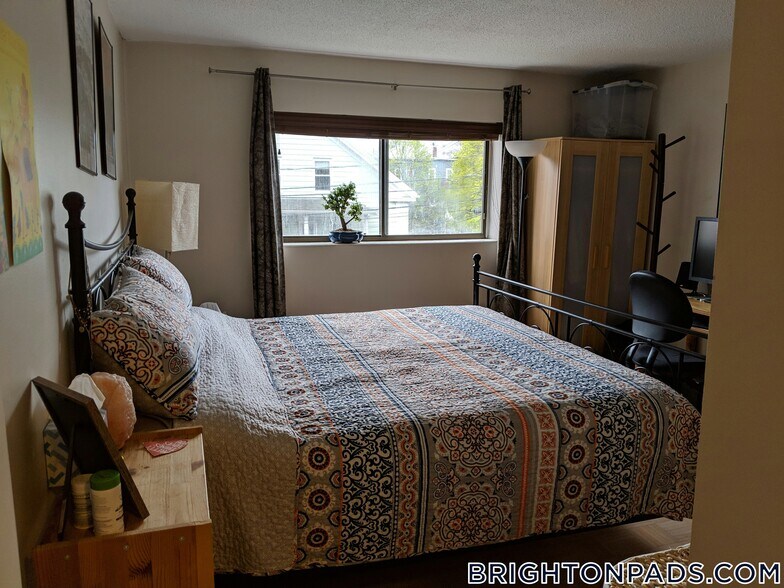 Building Photo - 26 Waverly St