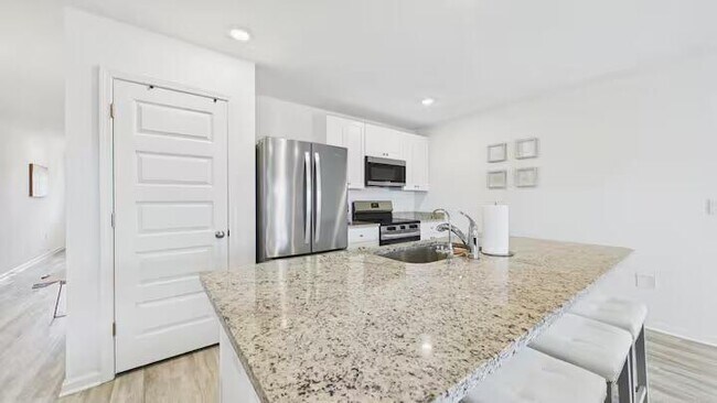Building Photo - 235 Gray Owl Dr