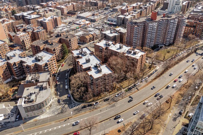Building Photo - 3616 Henry Hudson Pkwy