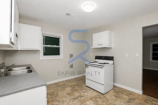 Building Photo - Spacious 4BR  in a Prime Warner Robins Location Near Top Attractions