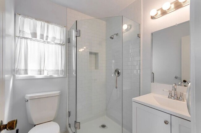 Building Photo - 4893 Niagara Ave