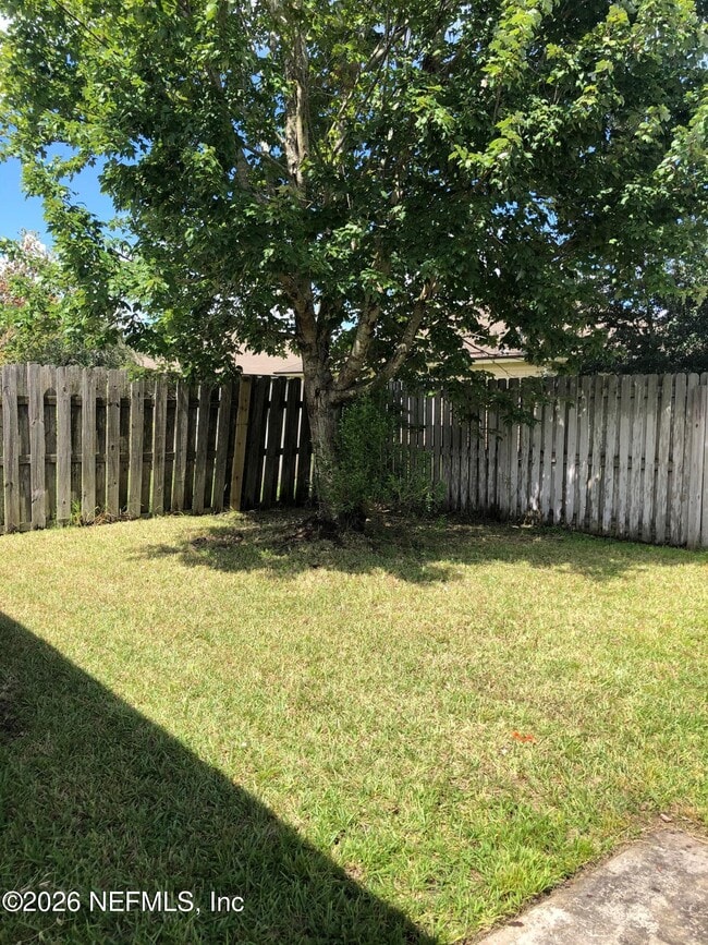 Building Photo - 6902 Southern Oaks Dr W