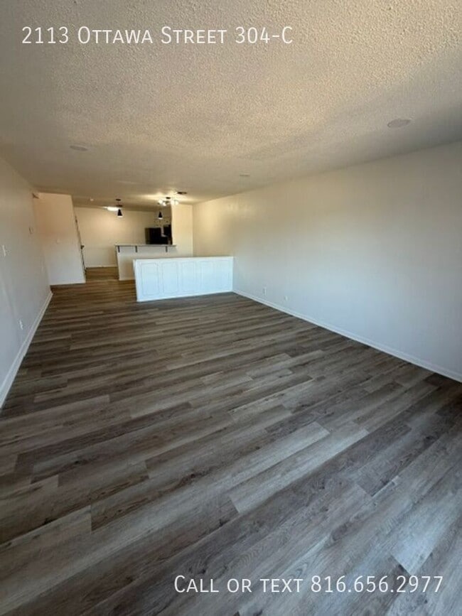 Building Photo - 2113 Ottawa St